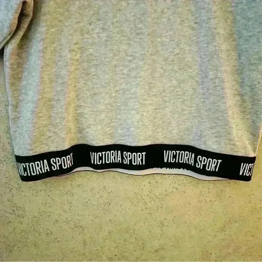 VICTORIA SPORT SMALL HEATHER GREY CREWNECK LOGO  ATHLETIC LOUNGE SOFT ACTIVEWARE - Picture 5 of 7